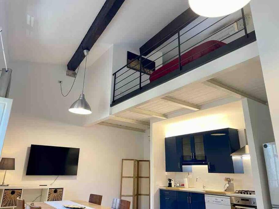 フィレンツェNovella'S Loft Near Santa Maria Novella Stationアパートメント エクステリア 写真